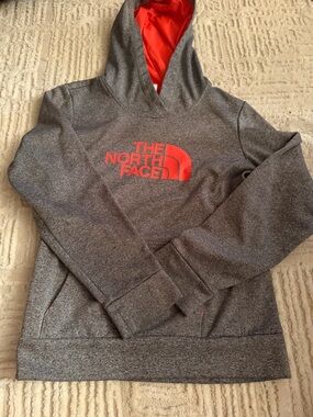 The North Face Women’s Large Gray Hoodie Red Logo Pullover Athletic